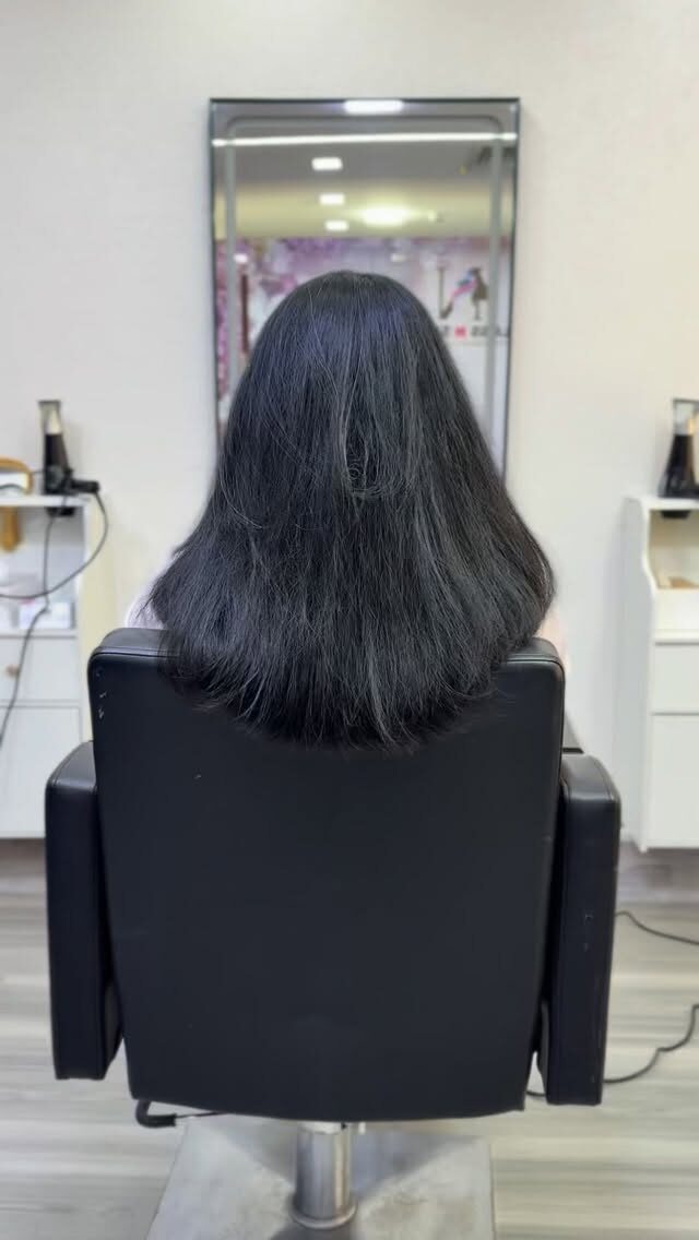 Instagram post from glossnshineladies. This post is in position 2.